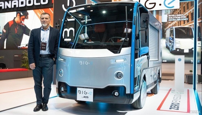 Anadolu Isuzu презентовал фургон нового класса и 12-метровый электробус
