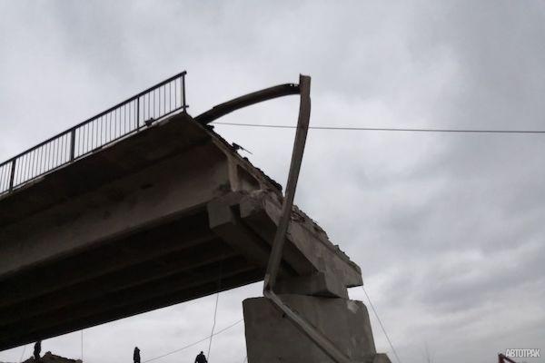 В Дагестане рухнул временный мост после проезда по нему грузовика