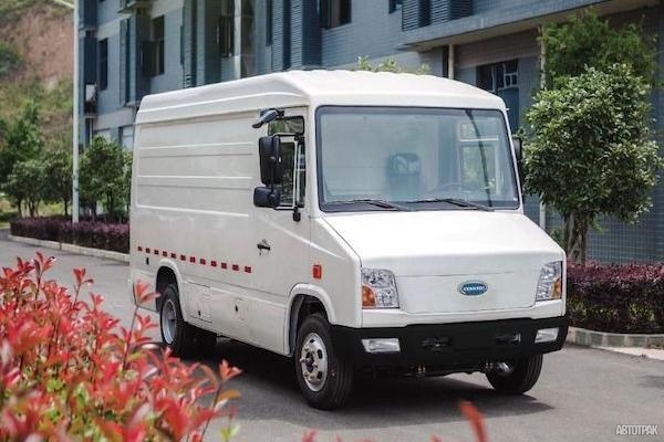 Тихоход из прошлого: представлен электрический фургон Cenntro CityPorter