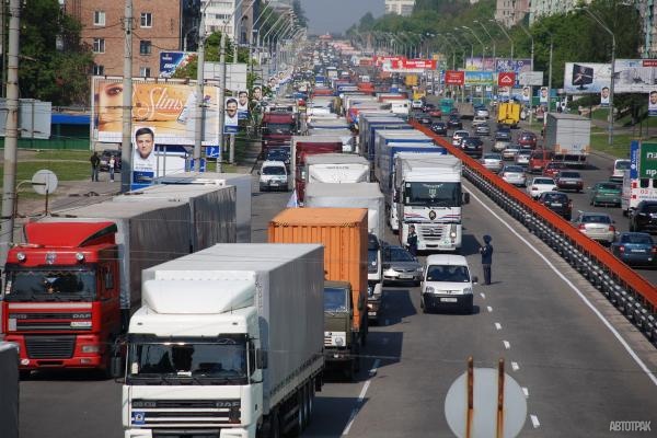 В Москве меняется график передвижения грузовиков