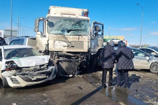 ВИДЕО: столкновение 15 автомобилей в Ставропольском крае