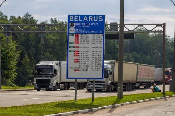 Водителям грузовиков массой не более 3,5 тонн предложили снять бортовое устройство для оплаты дорог