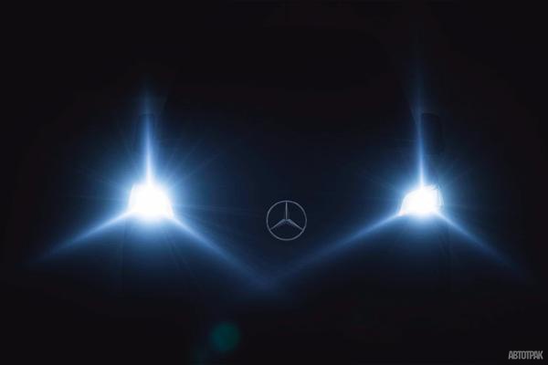 Компания Mercedes-Benz опубликовала еще один тизер нового фургона Sprinter (видео)