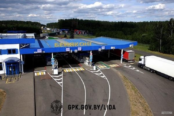 На выезде из Беларуси в Литву скопилось почти 700 грузовиков