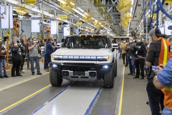 GM начал производство электрического пикапа GMC Hummer