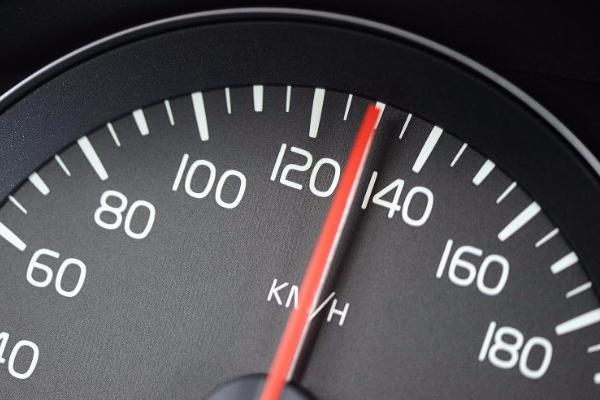 Госдума выступила против лишения прав за превышение скорости на 130 км/ч
