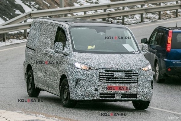 Новый Ford Transit Custom проехался на камеру