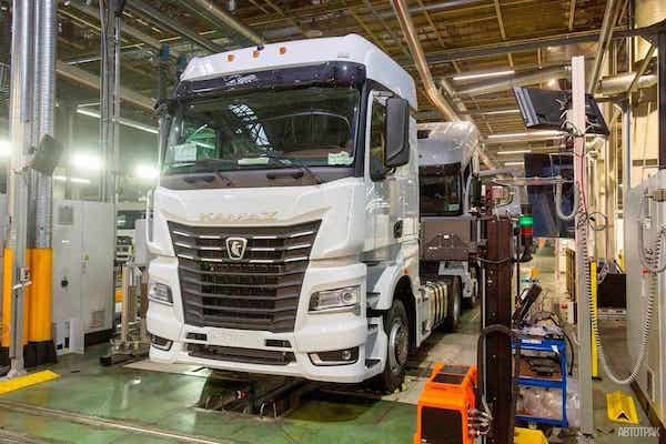 Daimler сохранит долю в «КамАЗе»посла ухода Mercedes-Benz из России