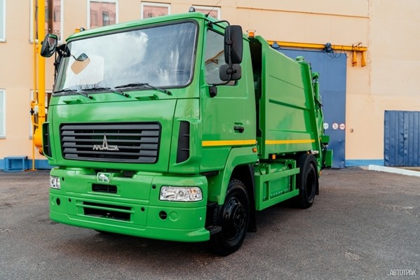 МАЗ выпустил первый серийный газовый мусоровоз