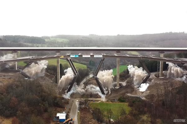 В Германии взорвали мост