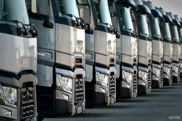 Импорт грузовых автомобилей в Россию вырос на 60%