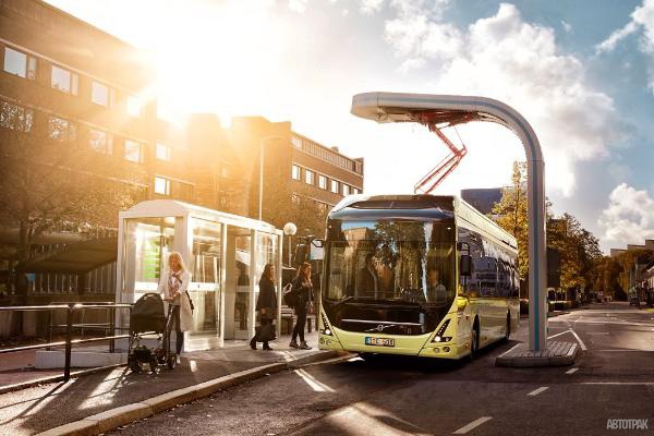 Volvo выпускает электрический сочлененный автобус 