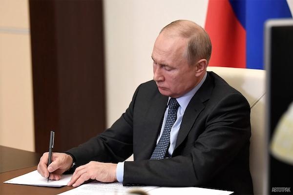 Полиции разрешат вскрывать чужие машины. Путин подписал закон