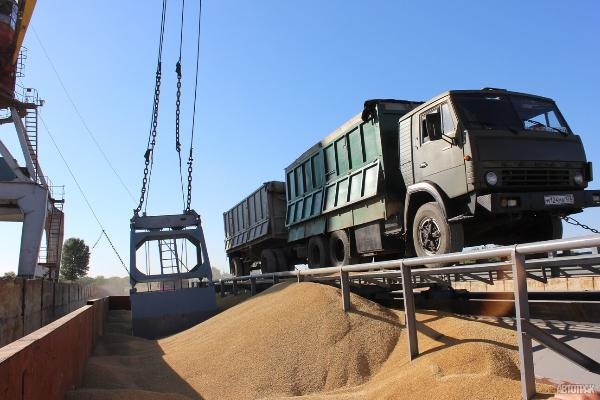 На юге России бастуют перевозчики зерна