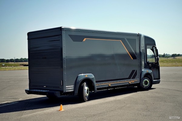 Израильский стартап REE представил второй полноуправляемый фургон за месяц — P7-B