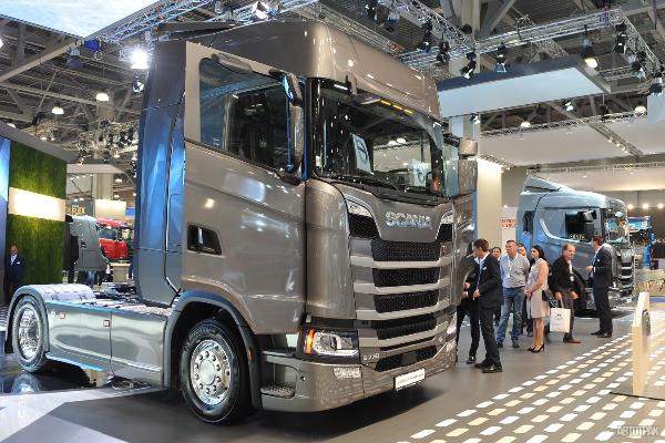 Продажи новых грузовиков Scania в России стартуют в апреле