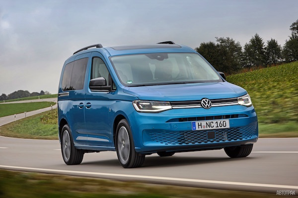 Новый Caddy марки Volkswagen ударили