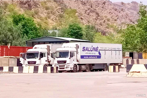 Узбекские дальнобойщики впервые осуществили перевозку груза из Пакистана транзитом через Афганистан