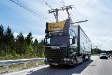 В Швеции открыли первое «электрошоссе» для большегрузов