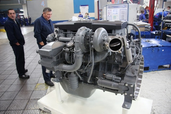 На КамАЗе началась установка оборудования для нового рядного двигателя Р6