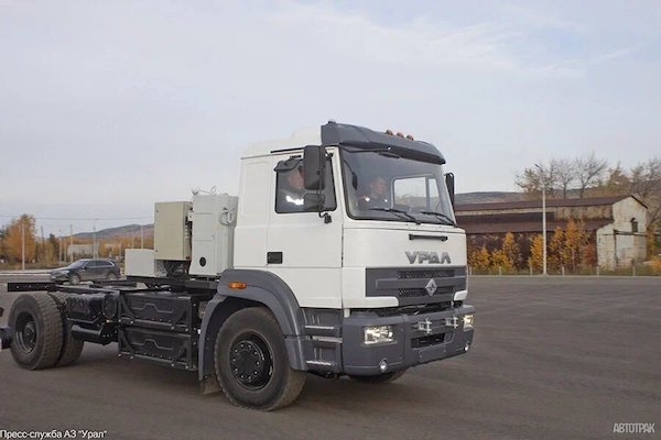 «Урал» разработал грузовик с гибридной установкой