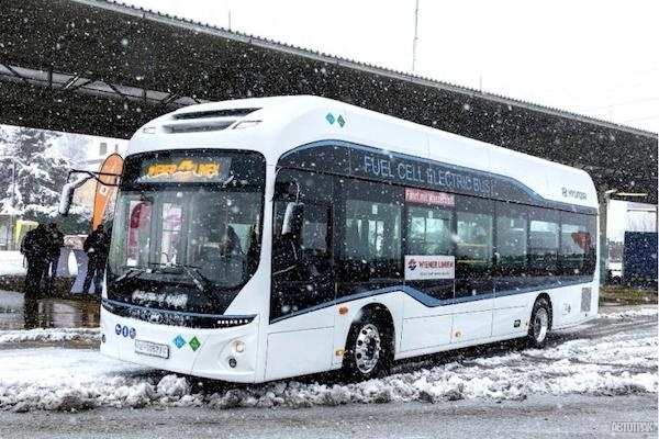 В Европе начали испытывать водородный автобус Hyundai