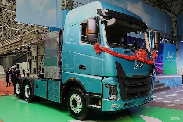 Водородный седельный тягач Dongfeng Liuzhou