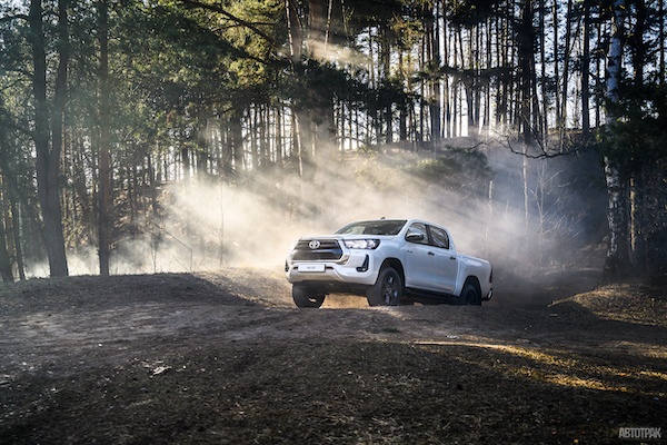 Toyota Hilux стал самым продаваемым пикапом в России