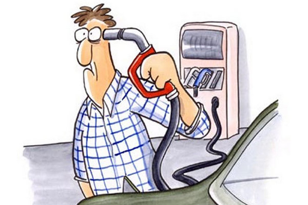 Бензин на заправках в Москве снова стал дорожать