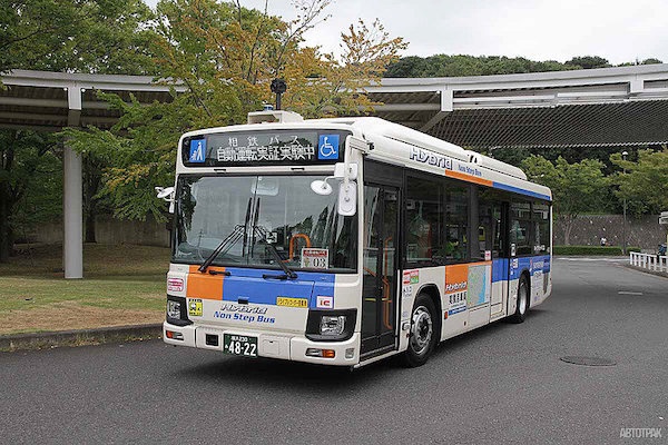 В Японии запущен первый большой автобус с беспилотным управлением