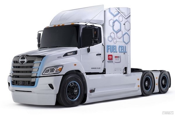 Hino XL8 на топливных элементах