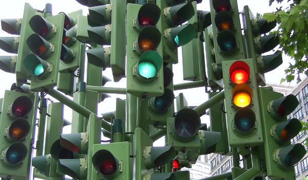 Светофоры на 20 трассах будут переключаться в зависимости от пробок