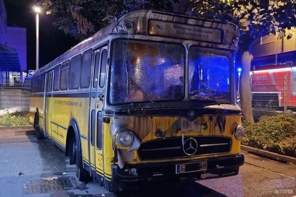 В Германии из-за нового электробуса сгорел музей редких старых автобусов