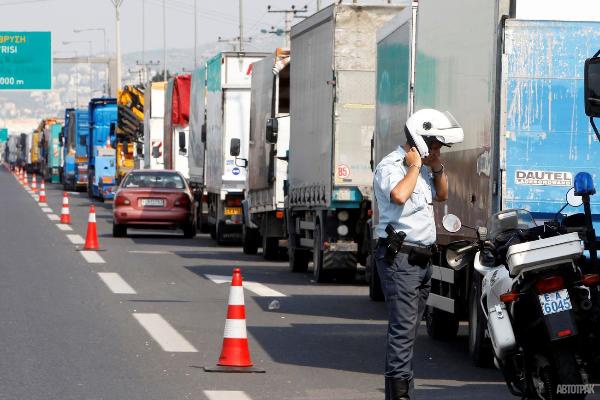 В Латвии не хватает водителей: перевозчики требуют упростить трудоустройство иностранцев