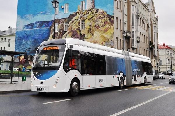 В Москве вышел на маршрут первый электробус