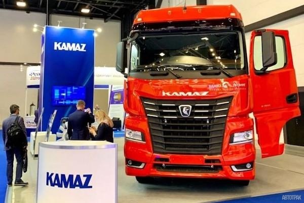 КАМАЗ представил газовую модификацию своего флагманского тягача
