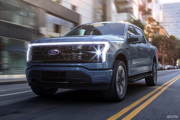 Ford доведет долю электромобилей в своих продажах до 40% к 2030 году