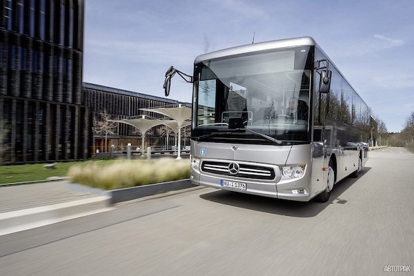 Двойная премьера Daimler Buses
