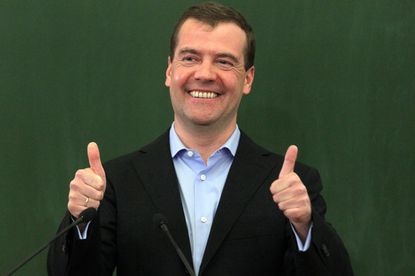 Медведев заявил о невозможности отмены транспортного налога