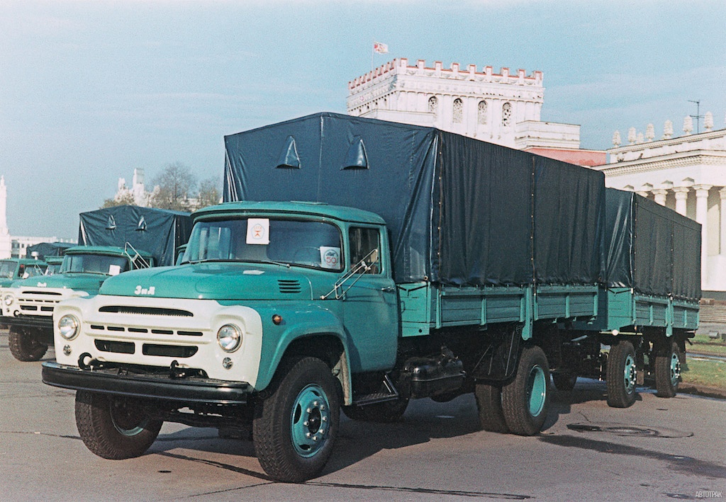 ЗИЛ-130 - самый массовый грузовик эпохи застоя