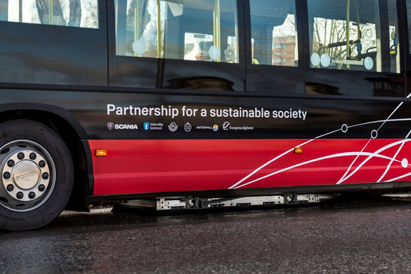В Швеции запущена первая автобусная сеть с беспроводной зарядкой