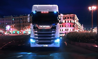 Вечер проводим традиционно — любуясь новым поколением грузовиков Scania!