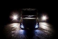 2400-сильный тягач Volvo установит два мировых рекорда скорости