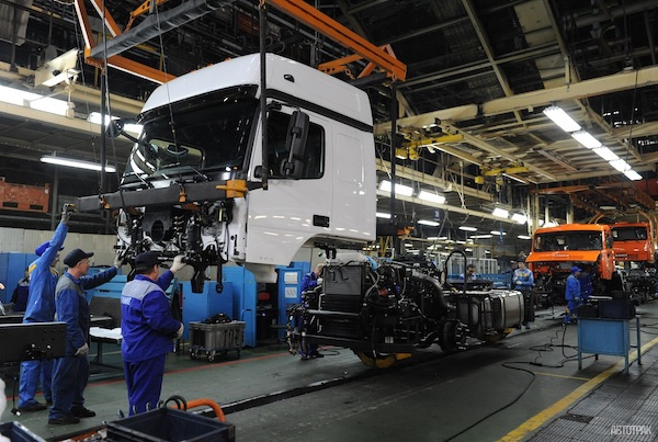 Производство грузовиков в России по итогам 2022 года просело на 25%