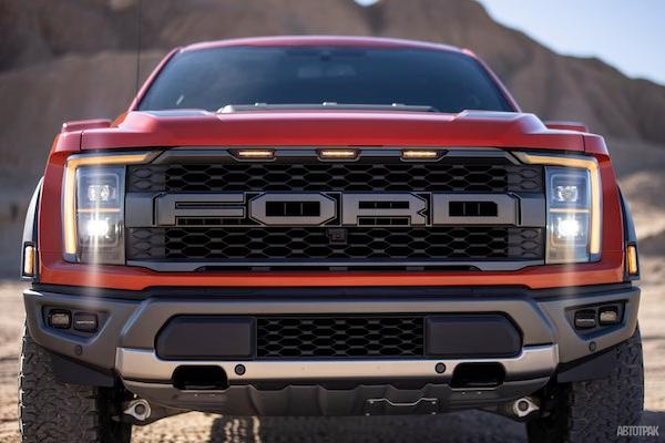 Ford готовит пару платформ для выпуска «зеленых» моделей и новые компактные батареи