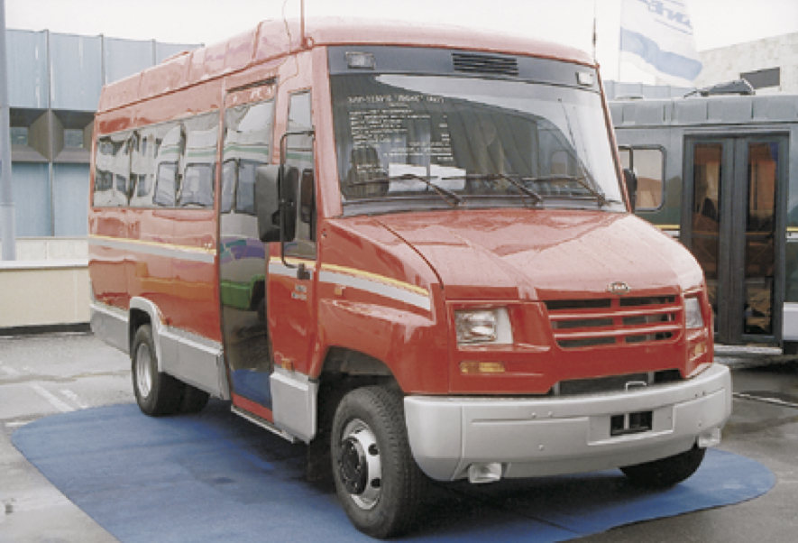 Несколько вариантов автобусов средней вместимости на шасси «Бычка» в различном исполнении салона и с двигателями разных фирм.