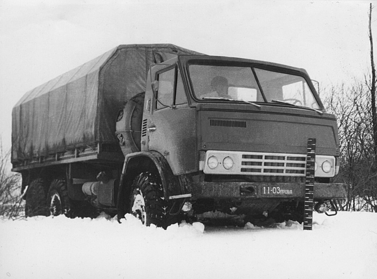 Полноприводный автомобиль ЗИЛ-4310 (1971 год)
