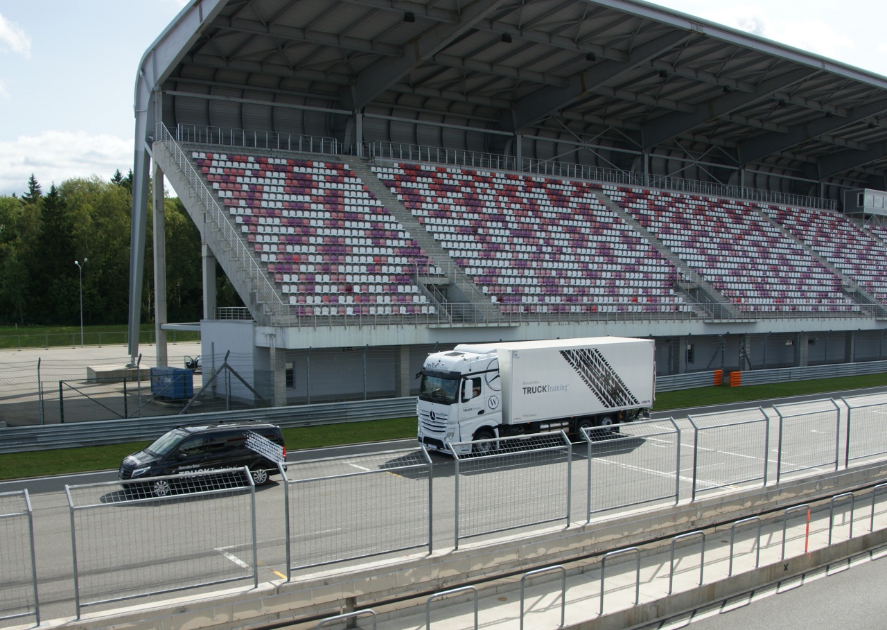Mercedes-Benz Actros и Arocs нового поколения.JPG