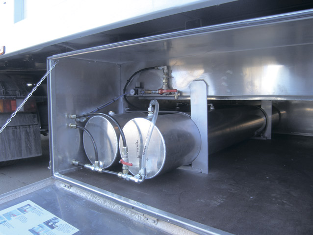 65-AT-3-2010-3.jpg