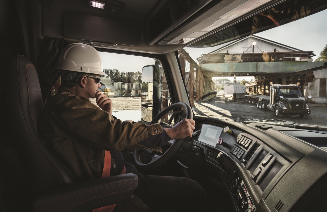Volvo-VNX-Series-8-VNX-300-Interior-POV.jpg